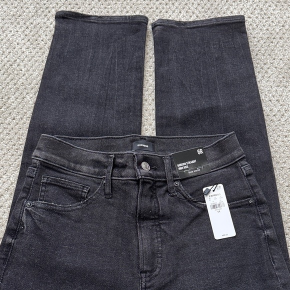 Express NWT - Modern Straight High Rise Hyper Stretch Jeans - Size 6R - Picture 13 of 16